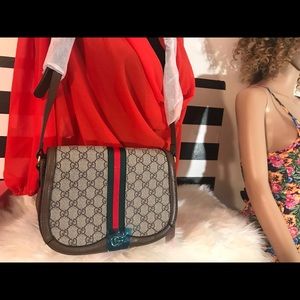 Women’s crossbody bag